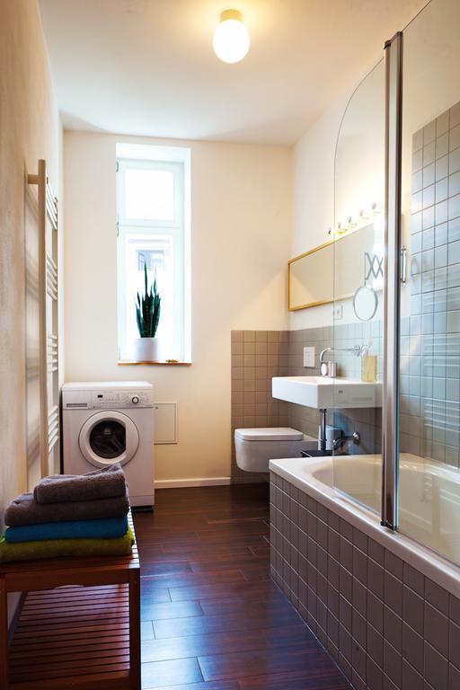 Design Apartments "Hier War Goethe Nie" Weimar  Rum bild
